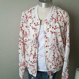 Light weight fliral print bomber style jacket